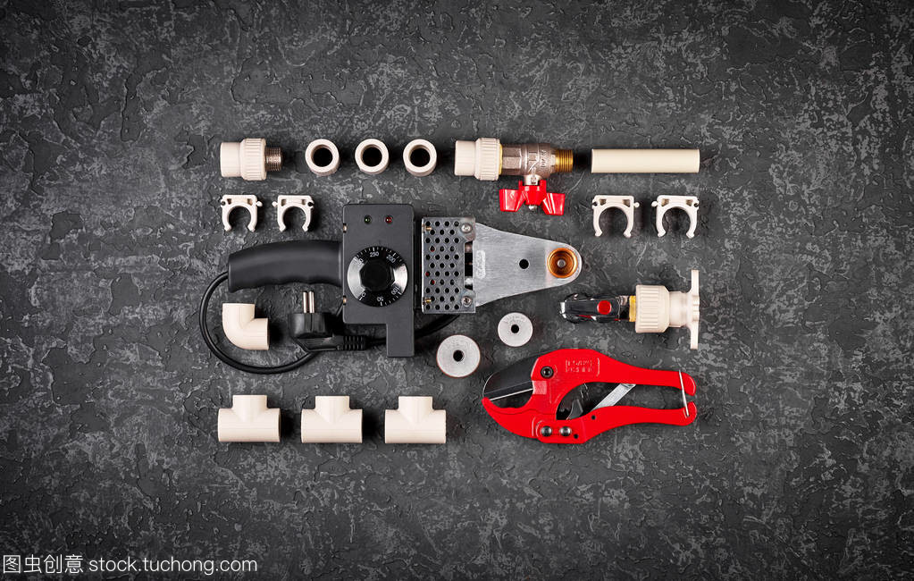 管道工程工具與水暖管道零件 構建與維護現代水系統的基石